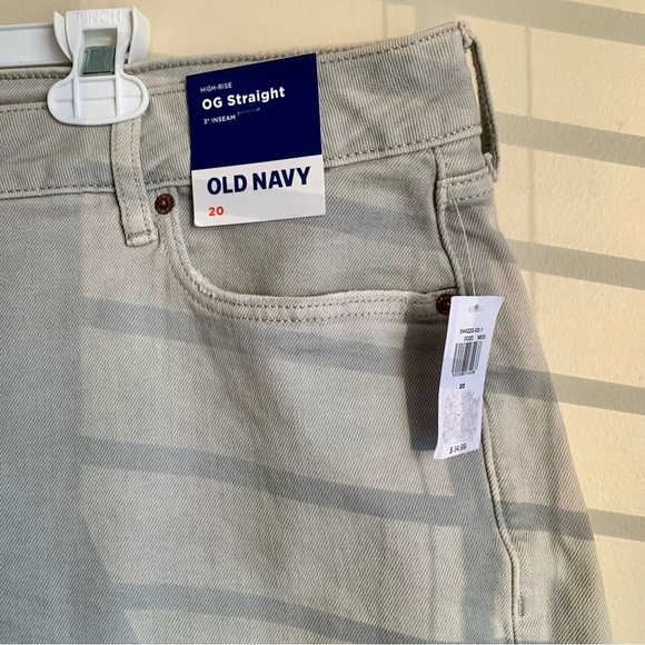 Old Navy High Rise O.G straight 3" inseam raw hem gray denim shorts size 20 NWT - Picture 3 of 5